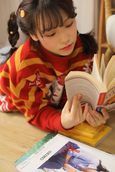 换亲嫡女一睁眼，偏执太子求生崽