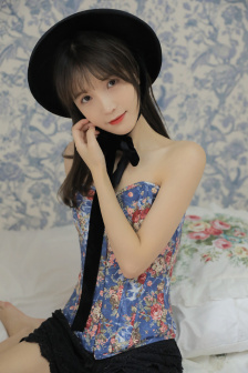 一个女孩的命运与金钱，