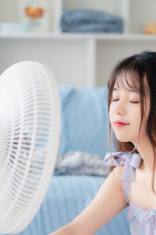 修仙躺赢，清冷妖皇带崽追杀我